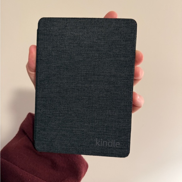 Kindle 10th Generation with 6” Backlit Display and Protective Case - Picture 2 of 5